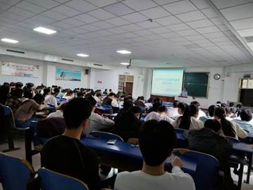 说明: （8）杨方超副书记给纺织学院2019级全体毕业生开思政教育大会（4#101）(2023年4月21日)